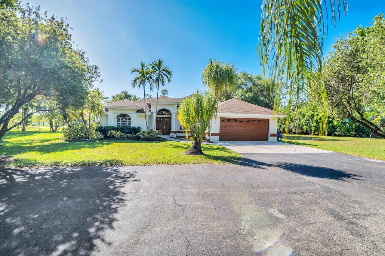 16218 Hamlin Boulevard - Photo 1