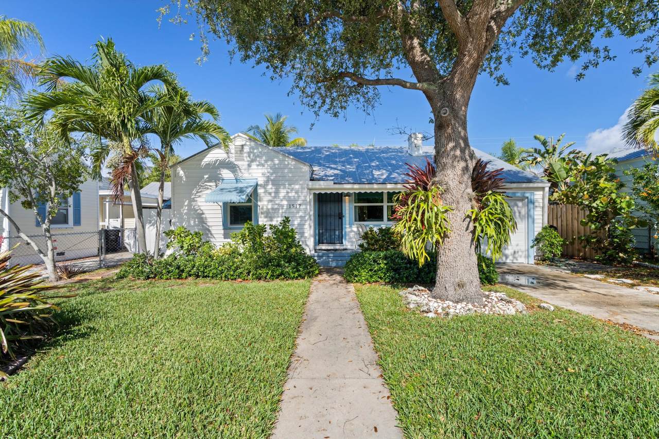 1517 Palmway - Photo 1