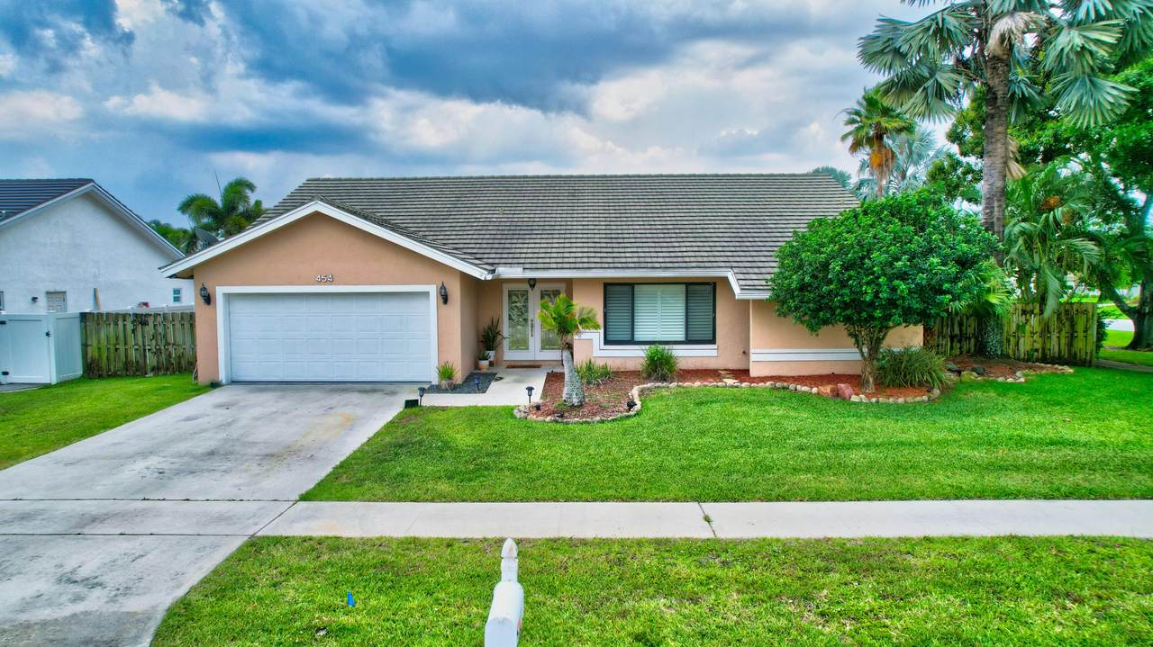 454 Sequoia Lane - Photo 1