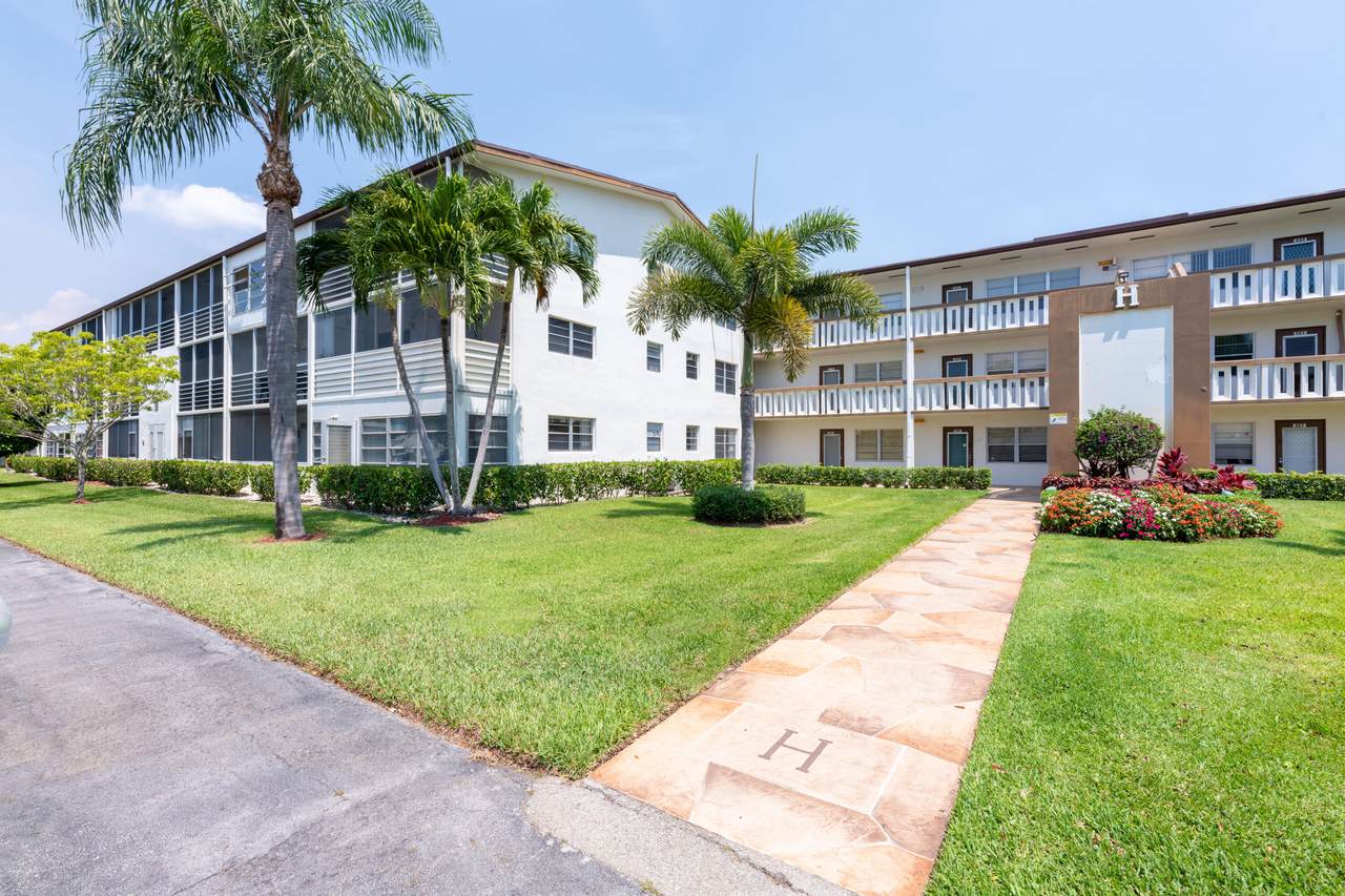 304 Mansfield - Photo 1