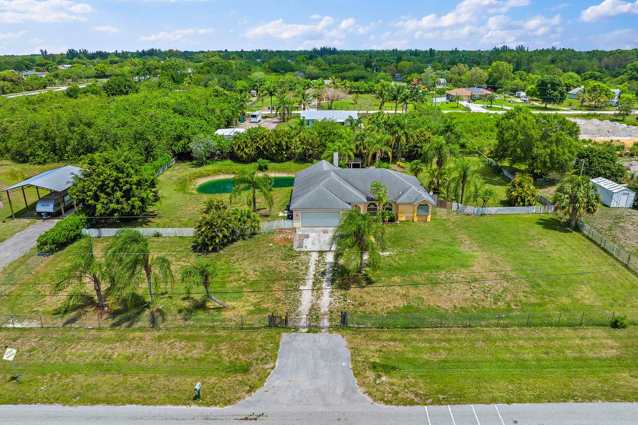 17421 Prado Boulevard - Photo 1