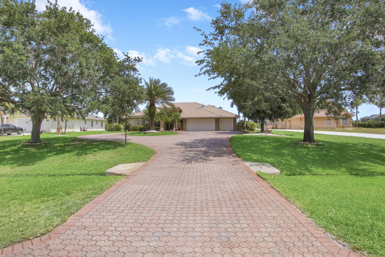2718 Eagle Drive - Photo 1