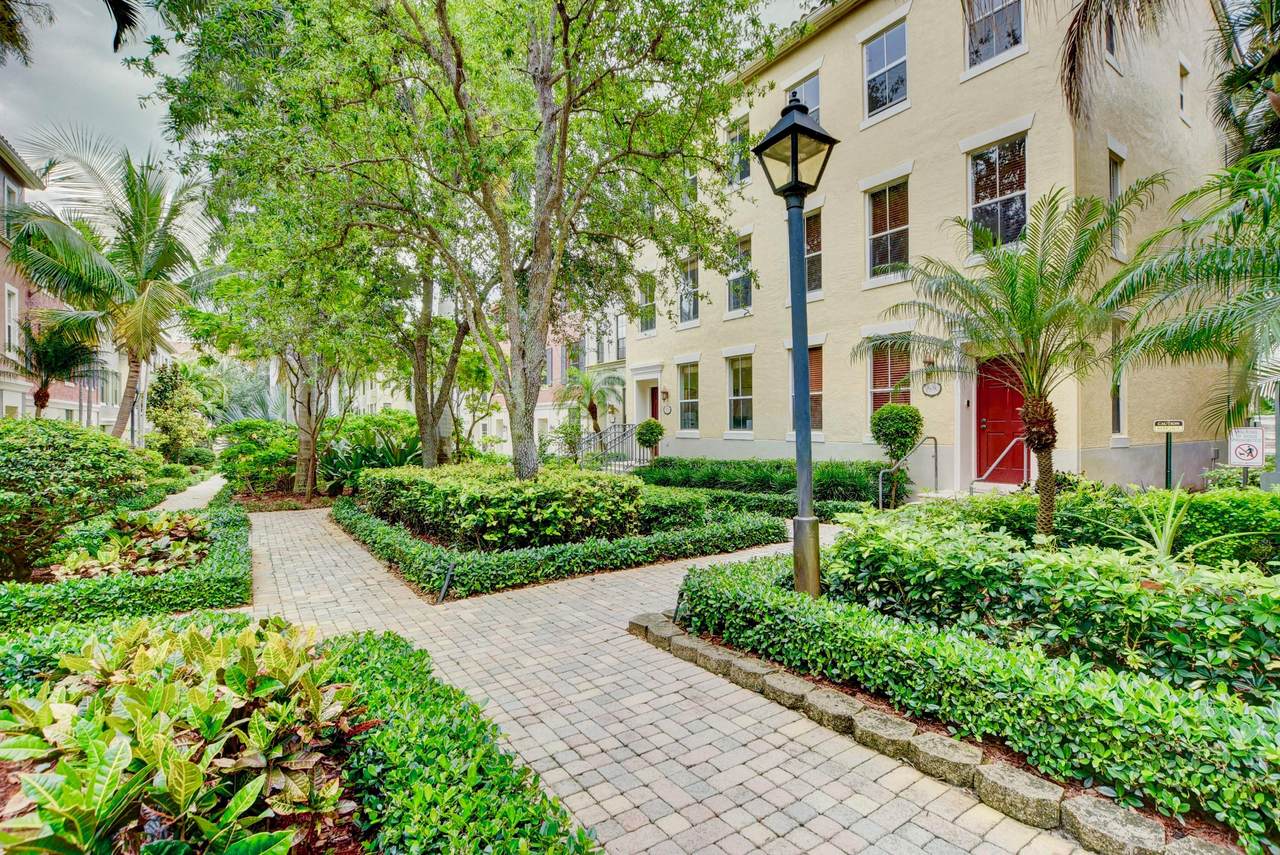 696 Fern Street - Photo 1