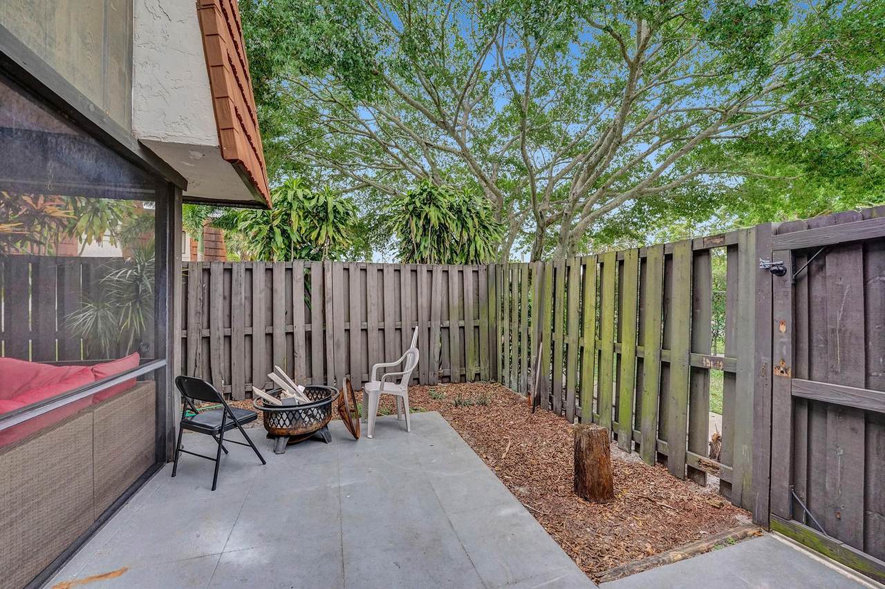 2228 White Pine Circle - Photo 1