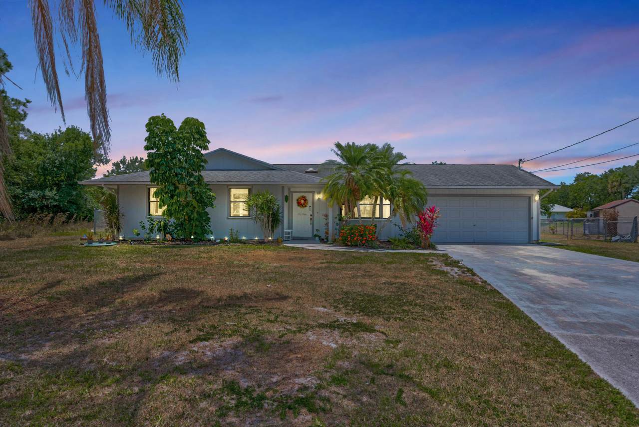 1898 Macarthur Avenue - Photo 1