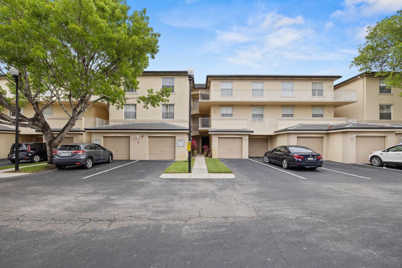 2060 Greenview Shores Boulevard - Photo 1