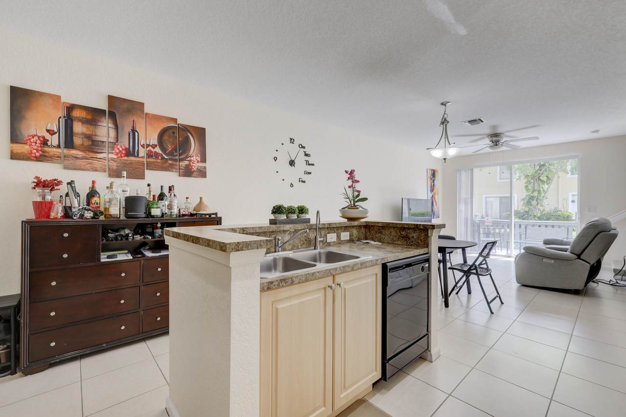 6314 Landings Way - Photo 1