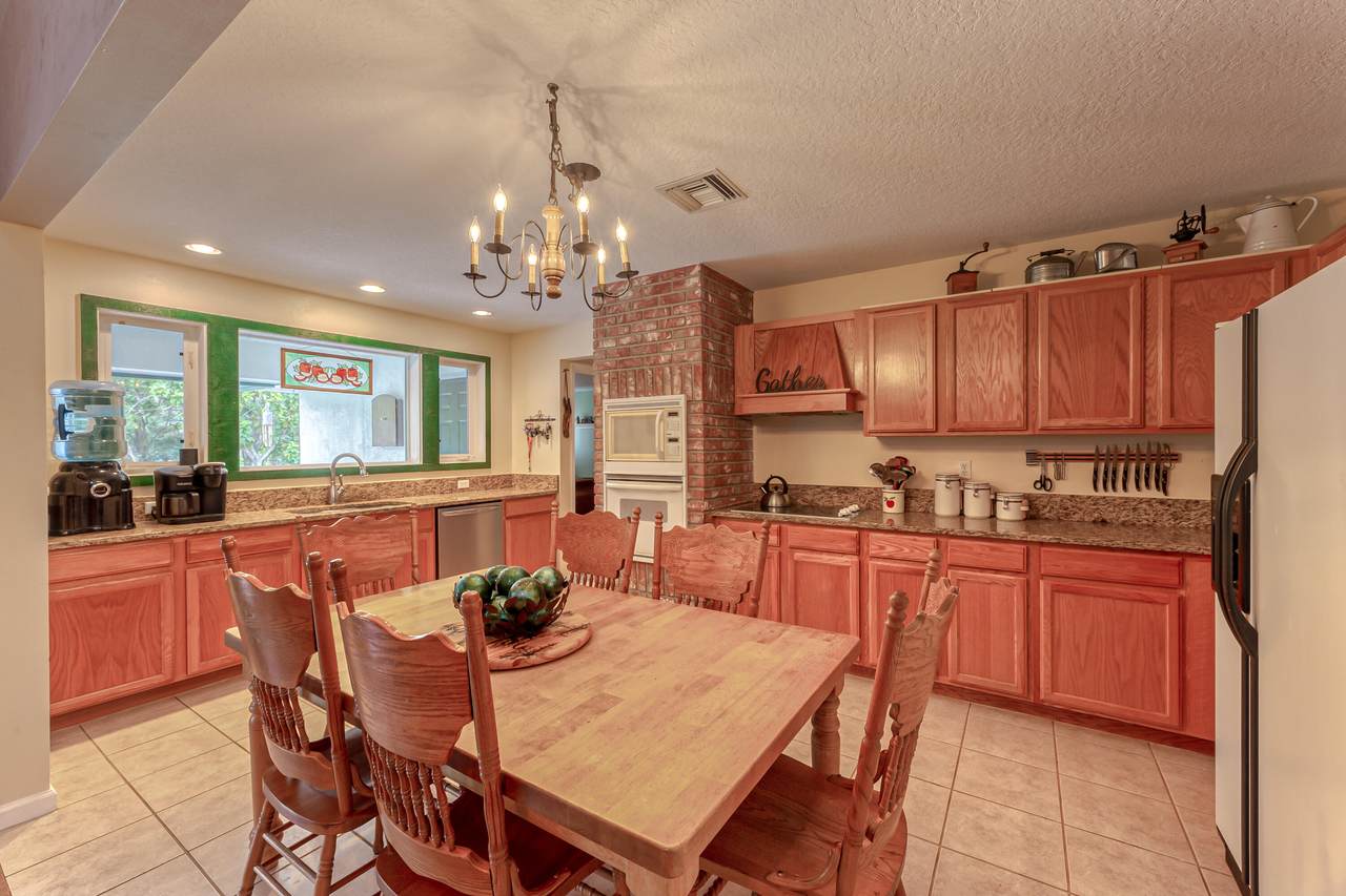 13721 86th Road - Photo 1