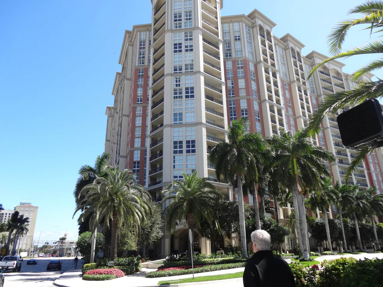 550 Okeechobee Boulevard - Photo 1