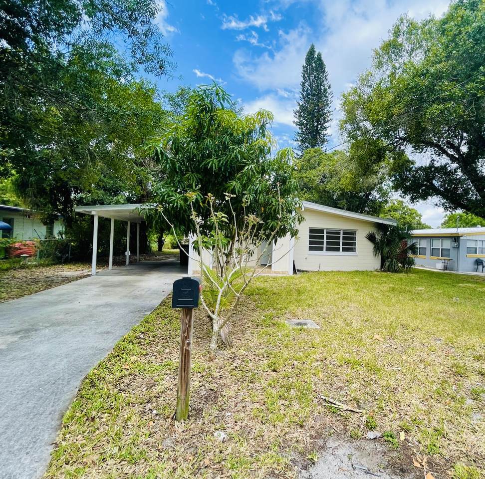 311 21st Street - Photo 1