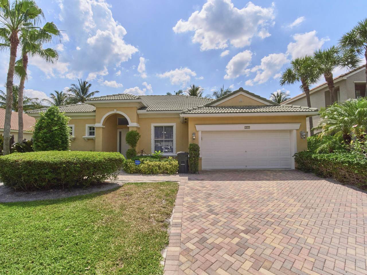 113 Magnolia Way - Photo 1