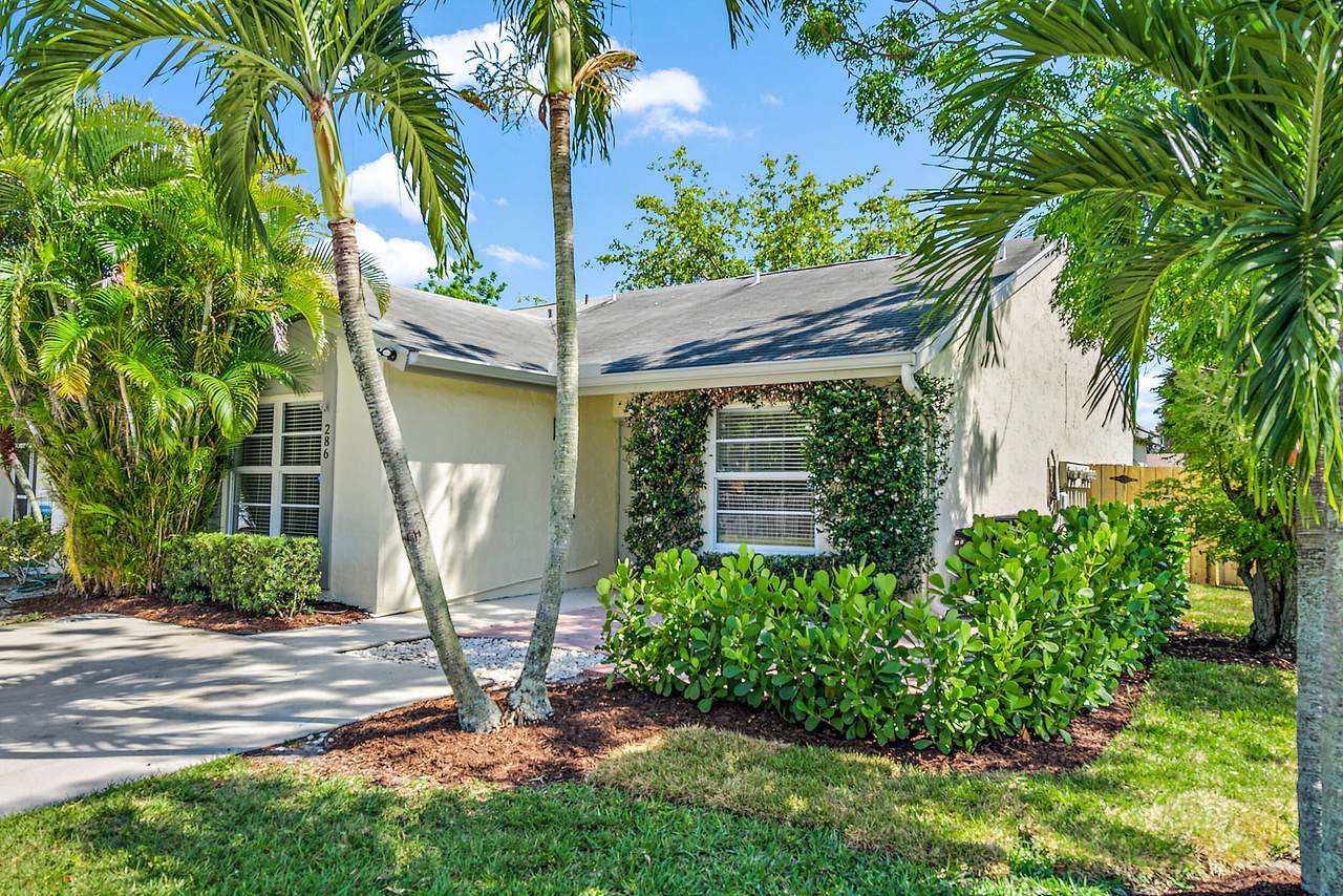 286 Palmetto Court - Photo 1