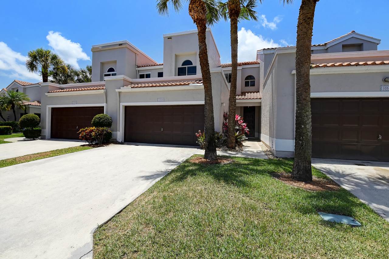 10544 Lake Vista Circle - Photo 1