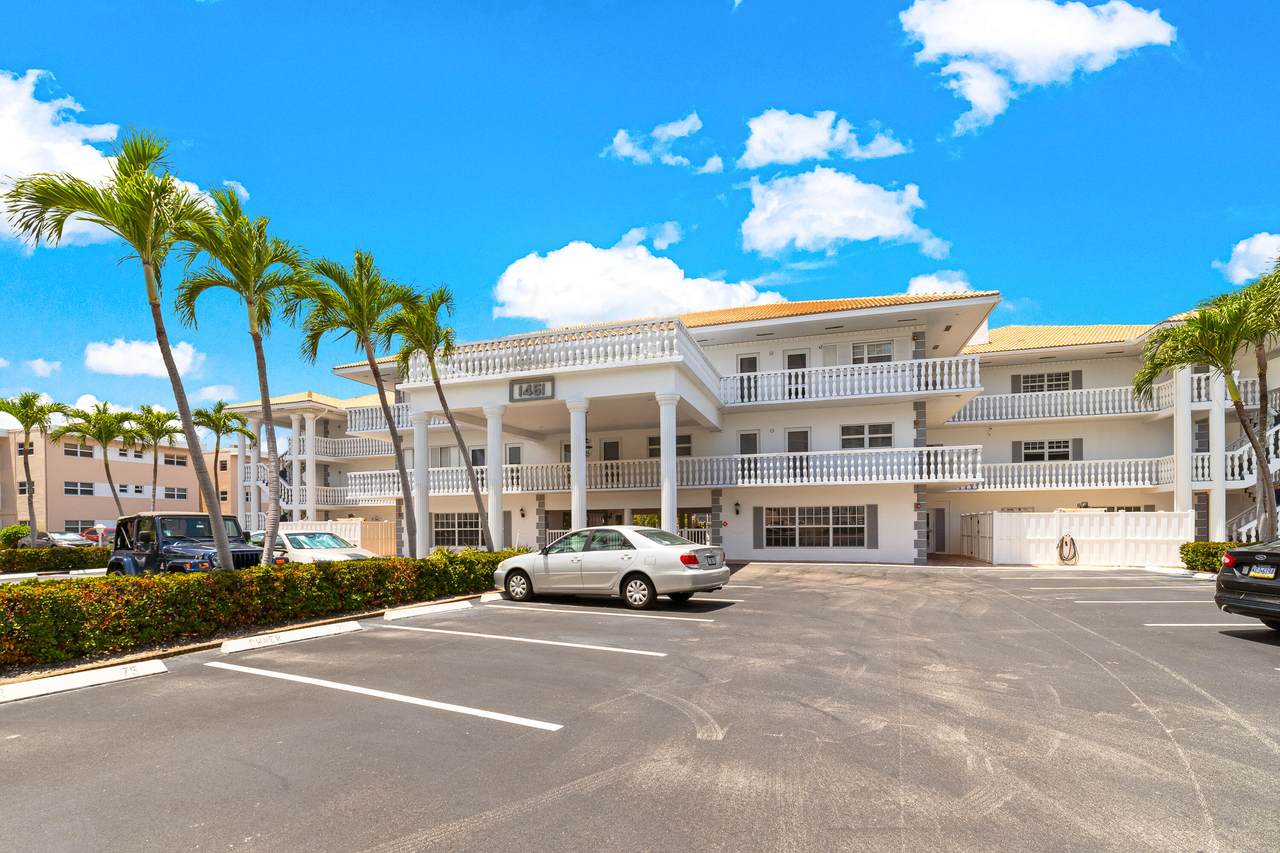 1461 Ocean Boulevard - Photo 1