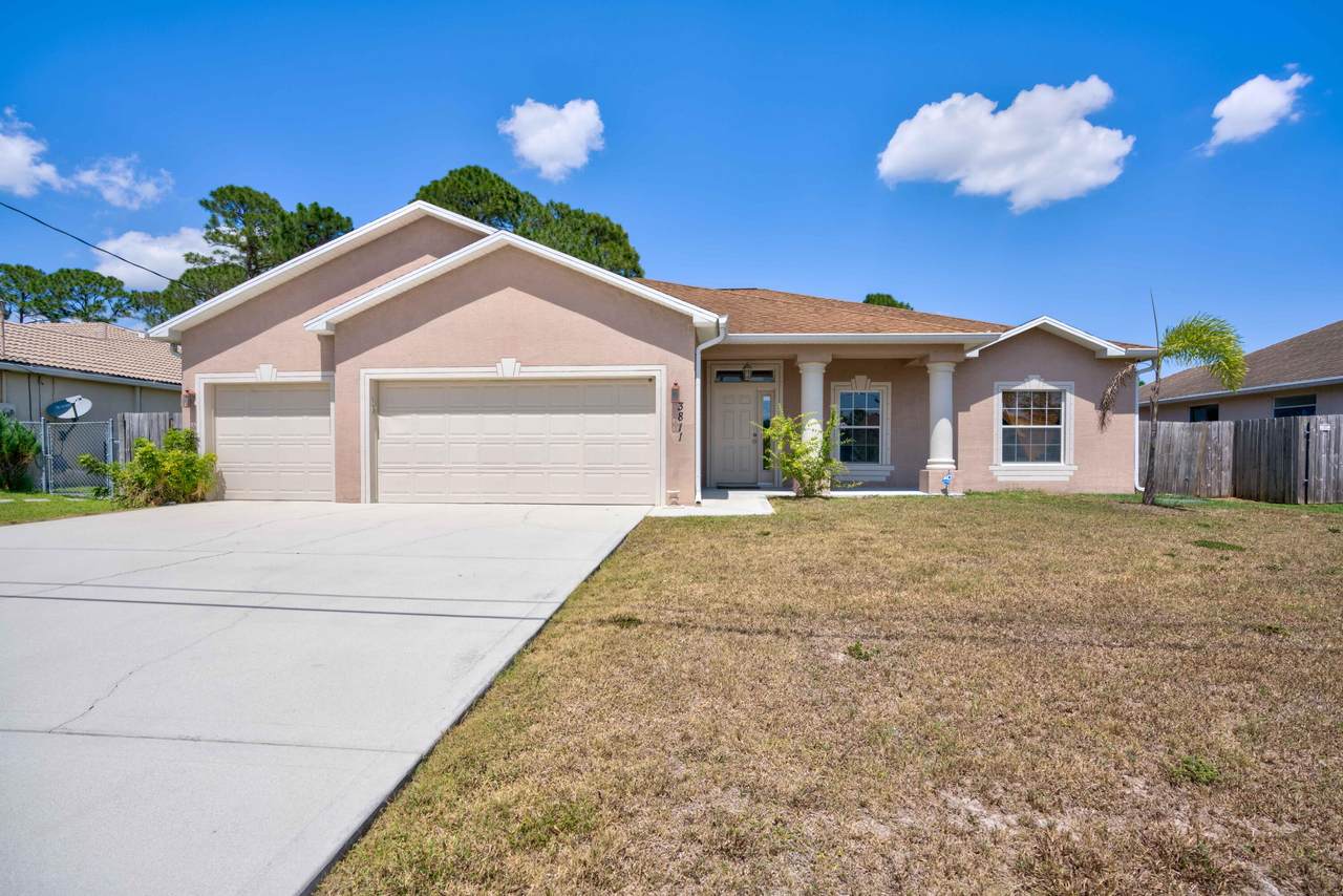 3811 Savona Boulevard - Photo 1