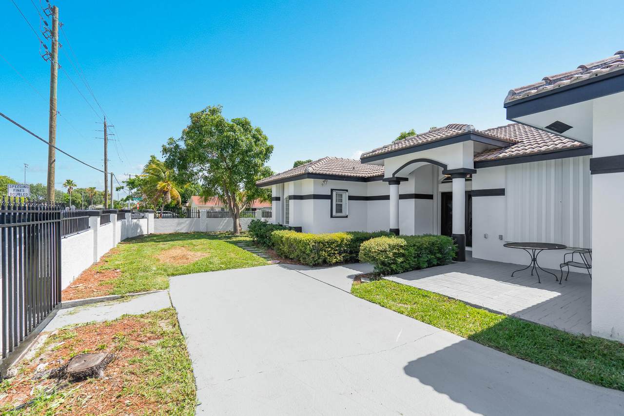 1105 4th Avenue - Photo 1