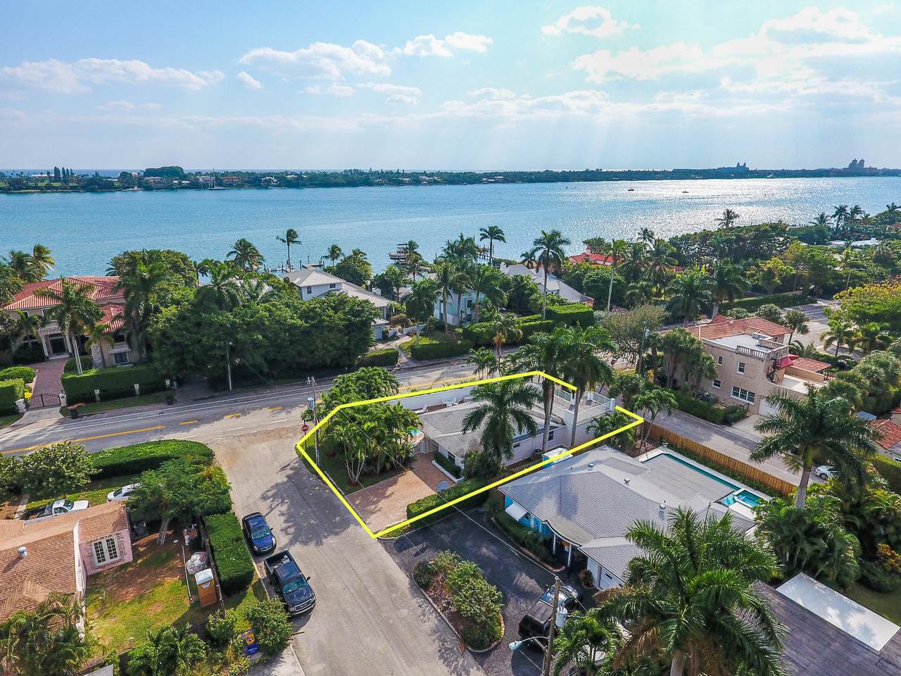 202 32nd Street - Photo 1