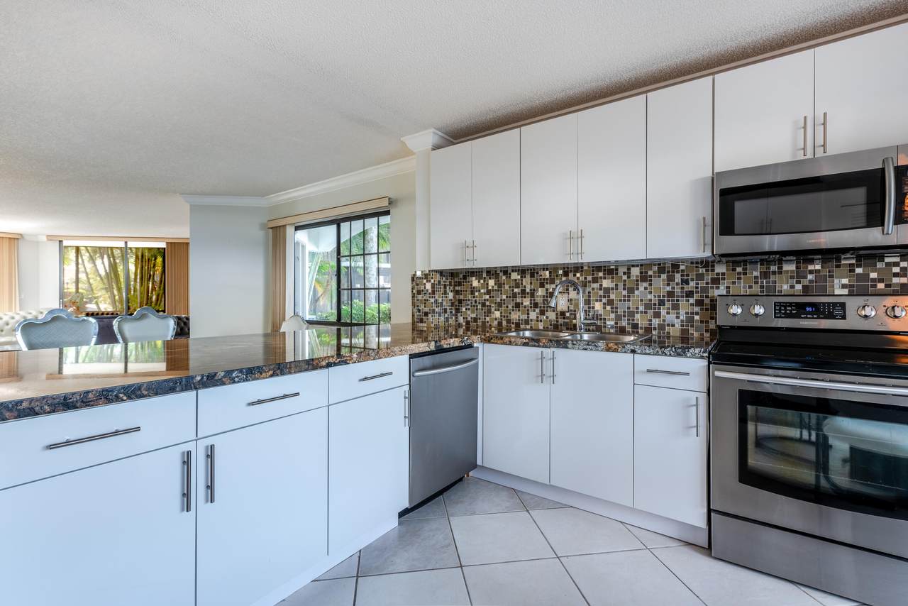 7485 Glendevon Lane - Photo 1