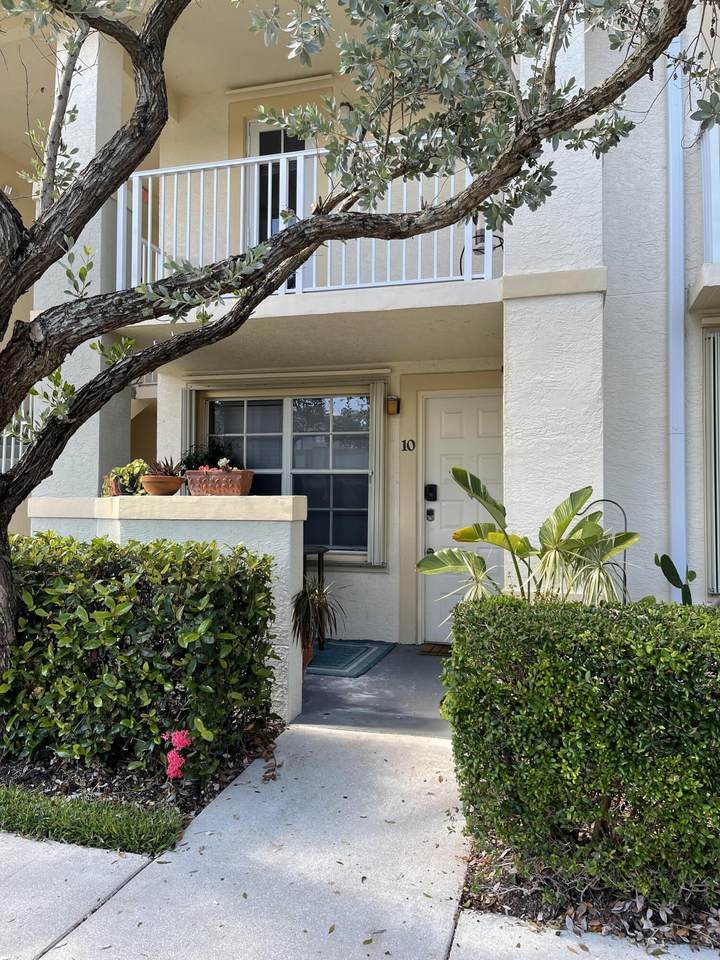1140 University Boulevard - Photo 1