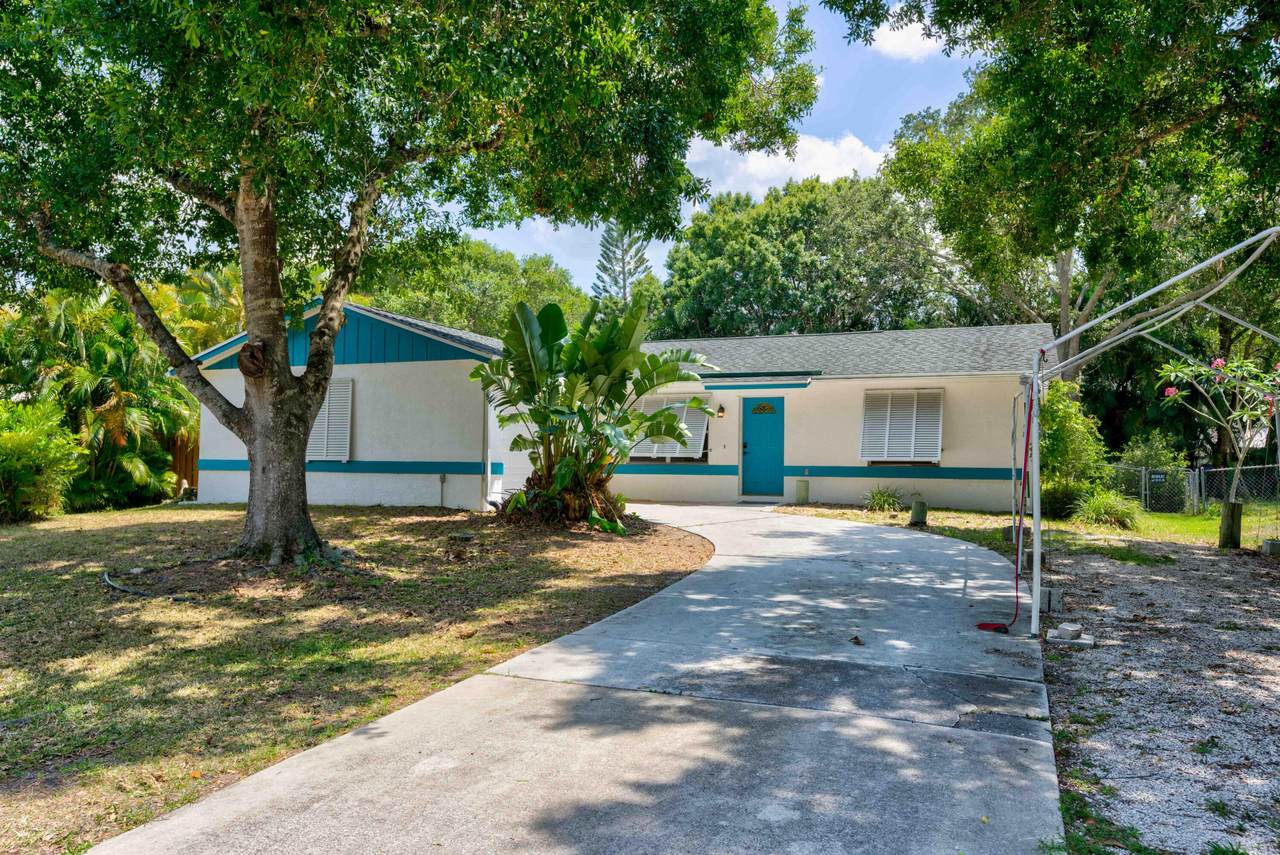 7805 San Carlos Drive - Photo 1