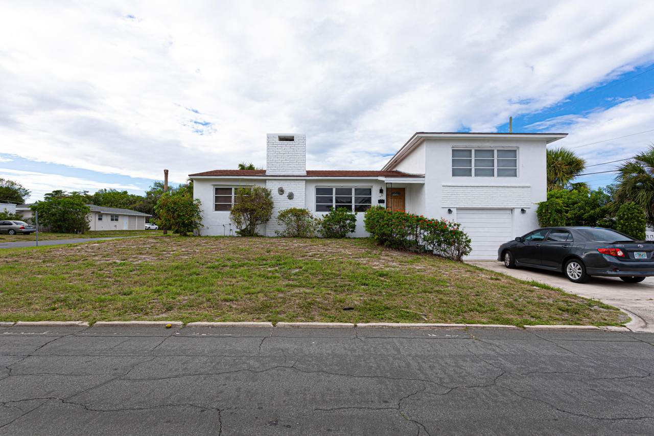 911 Paseo Palmera - Photo 1