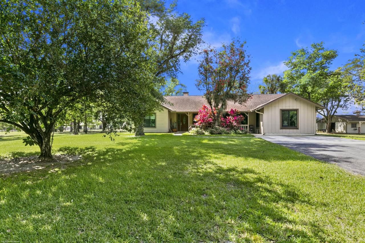 1885 E Road - Photo 1