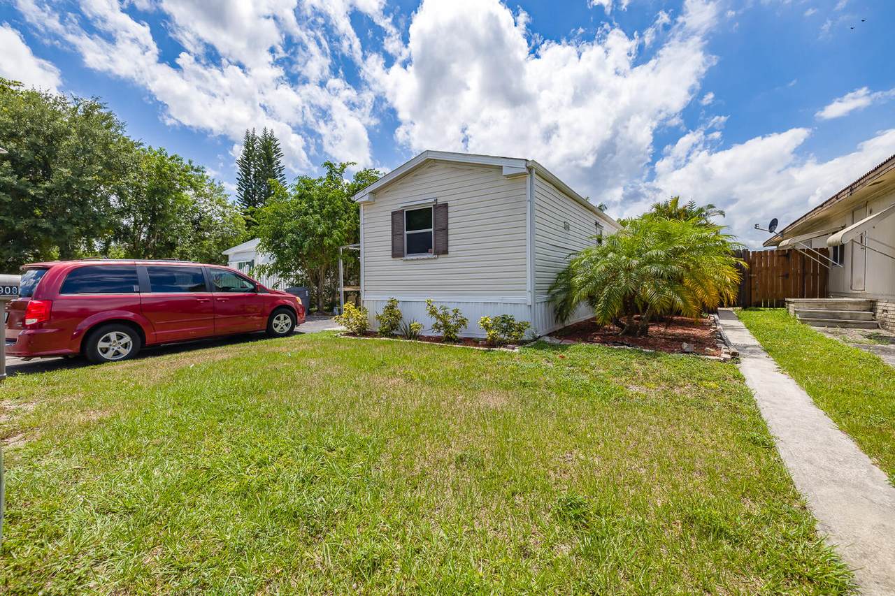 11908 Cove Place - Photo 1