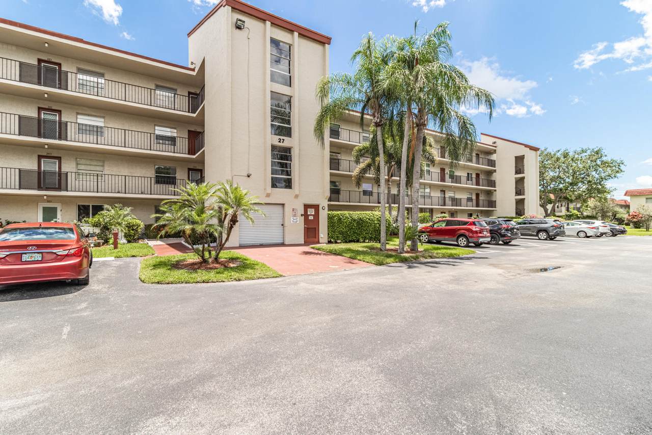 27 Abbey Lane - Photo 1