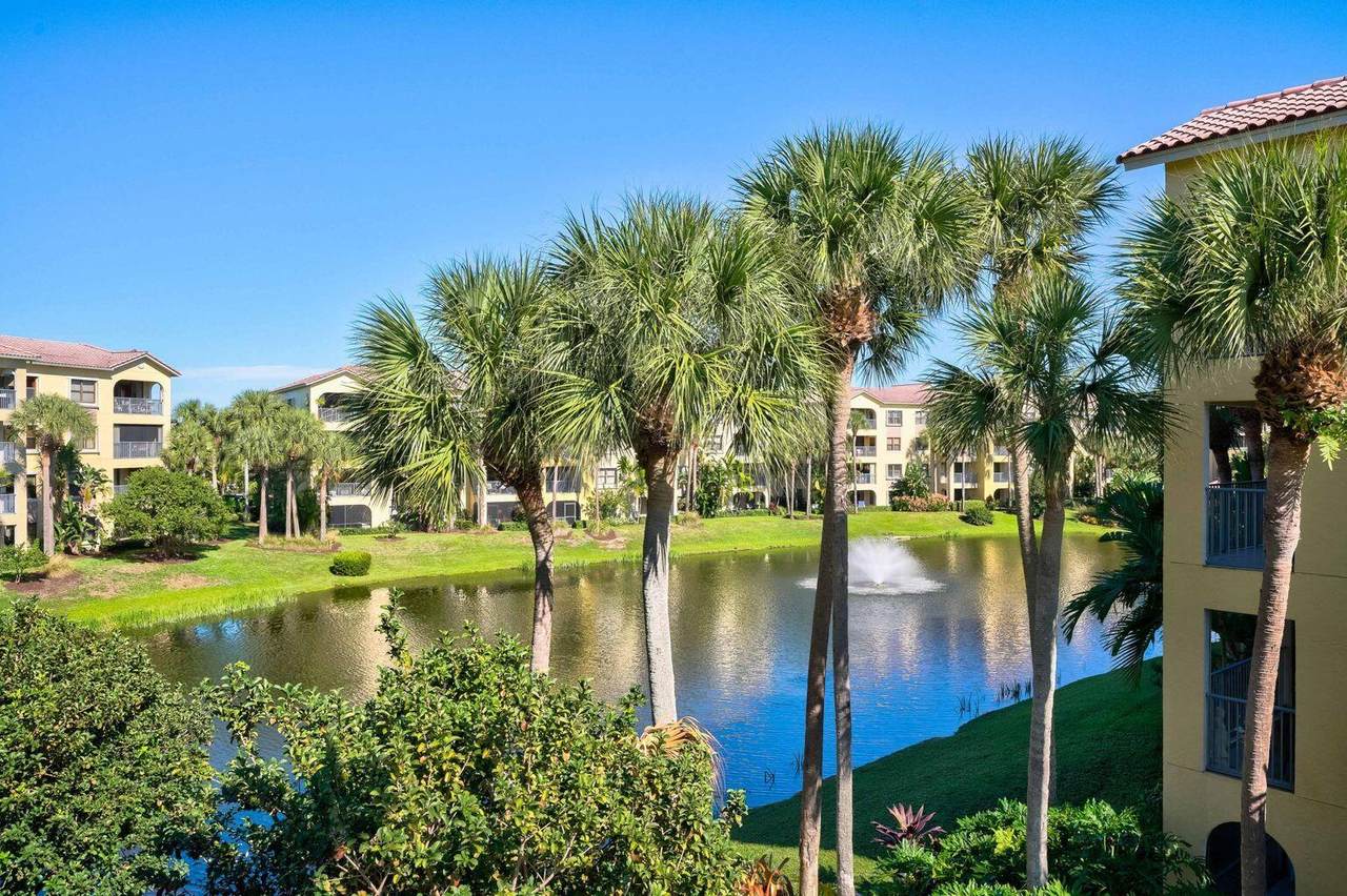 300 Uno Lago Drive - Photo 1
