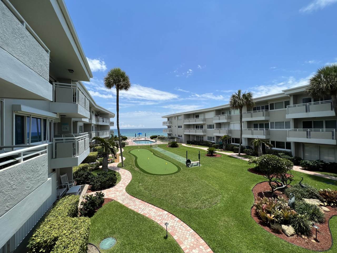 1199 Hillsboro Mile - Photo 1