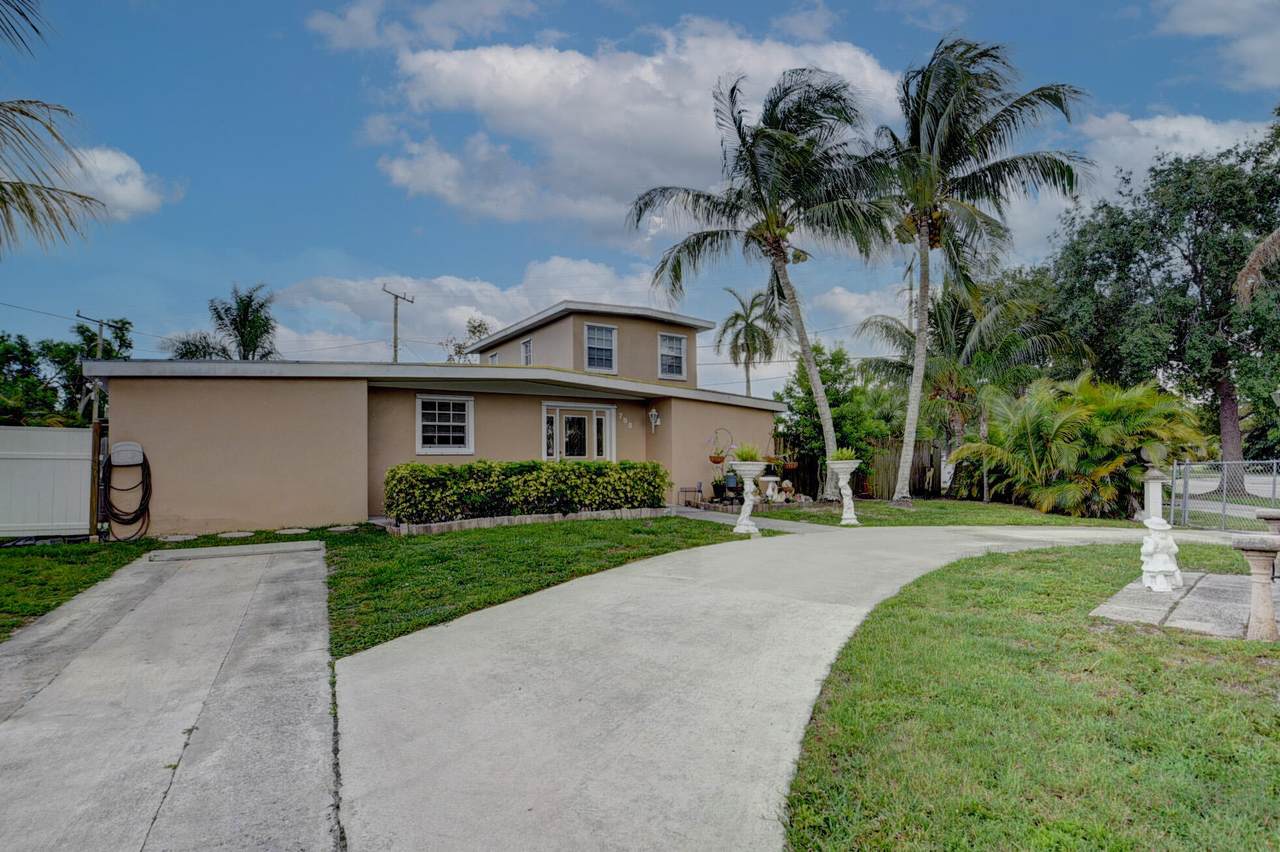 788 Royal Palm Beach Boulevard - Photo 1
