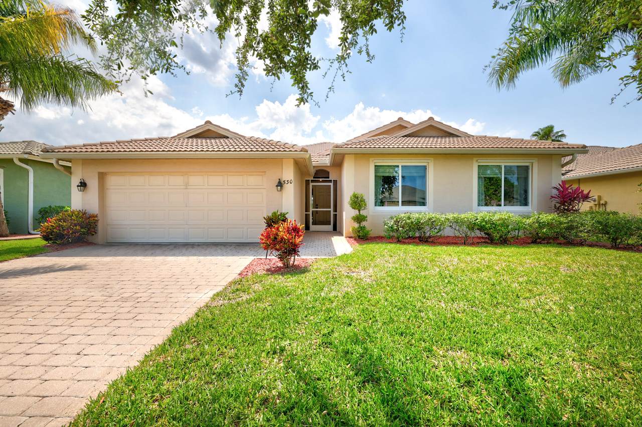530 Waverly Circle - Photo 1