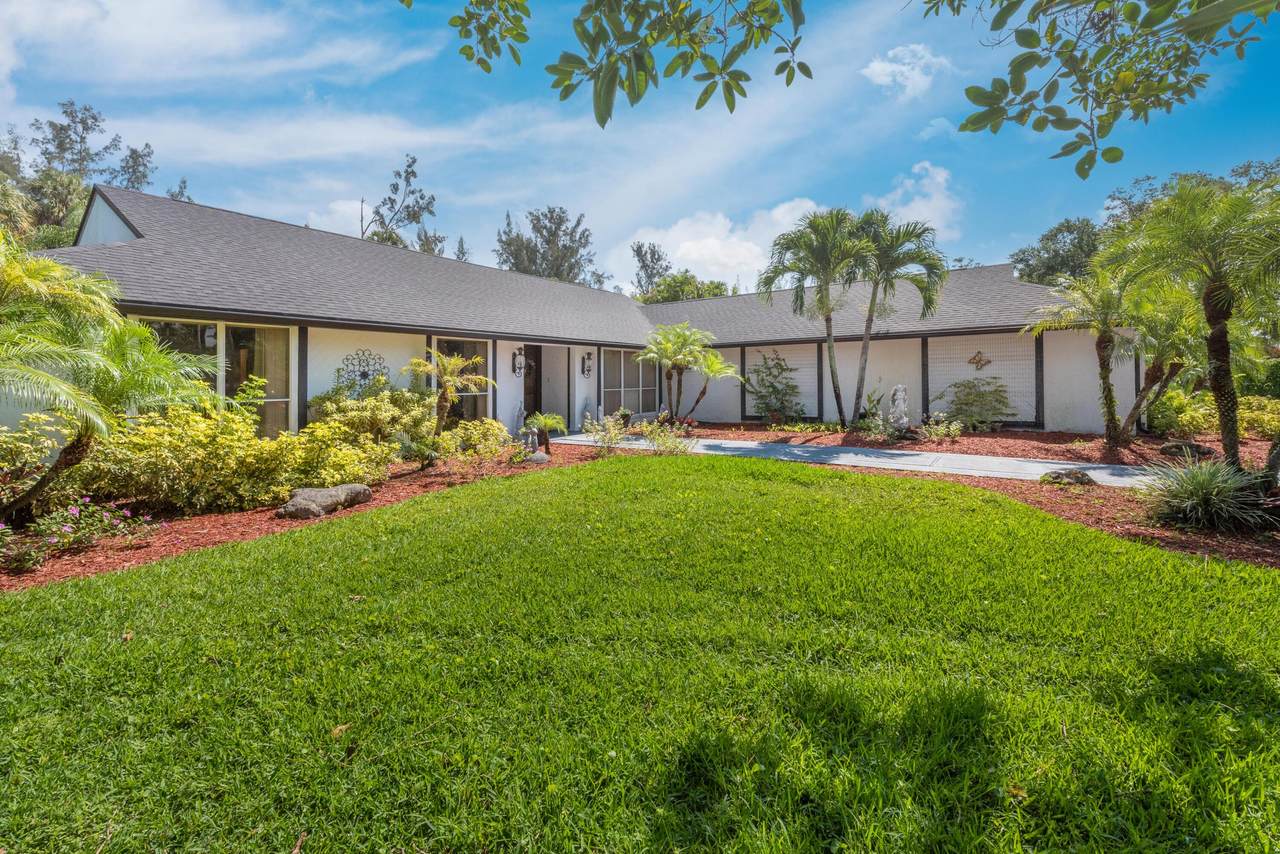 13353 13353 Doubletree Circle - Photo 1