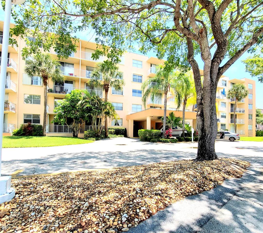 480 Executive Center Drive - Photo 1