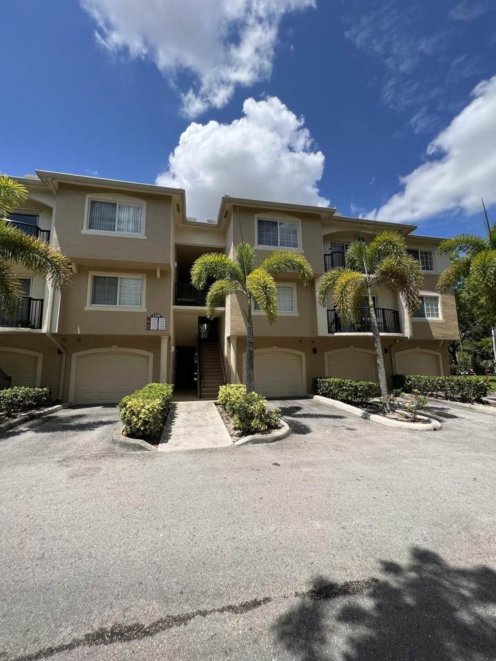 1100 Crestwood Court - Photo 1