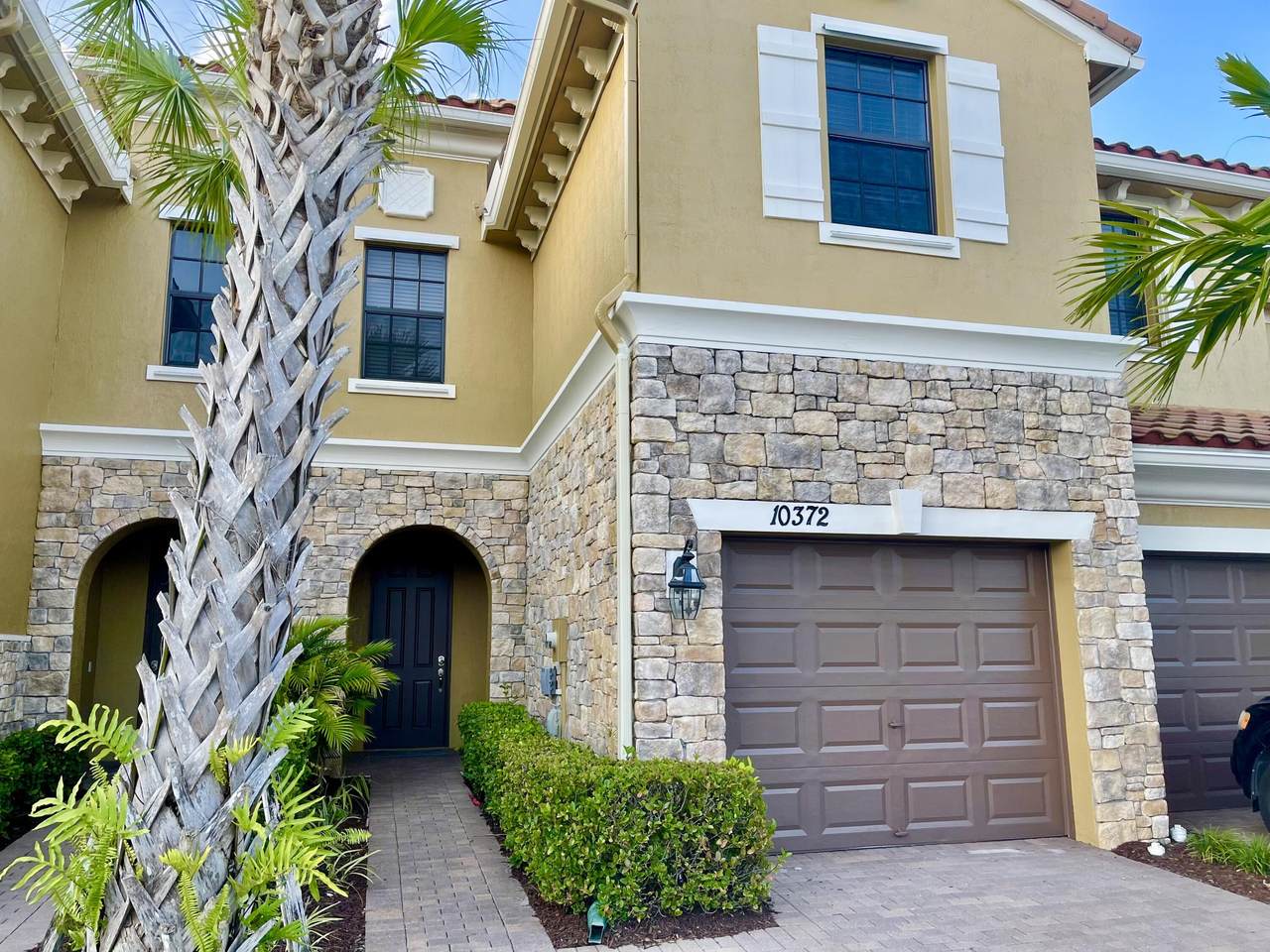 10372 Wellington Parc Drive - Photo 1