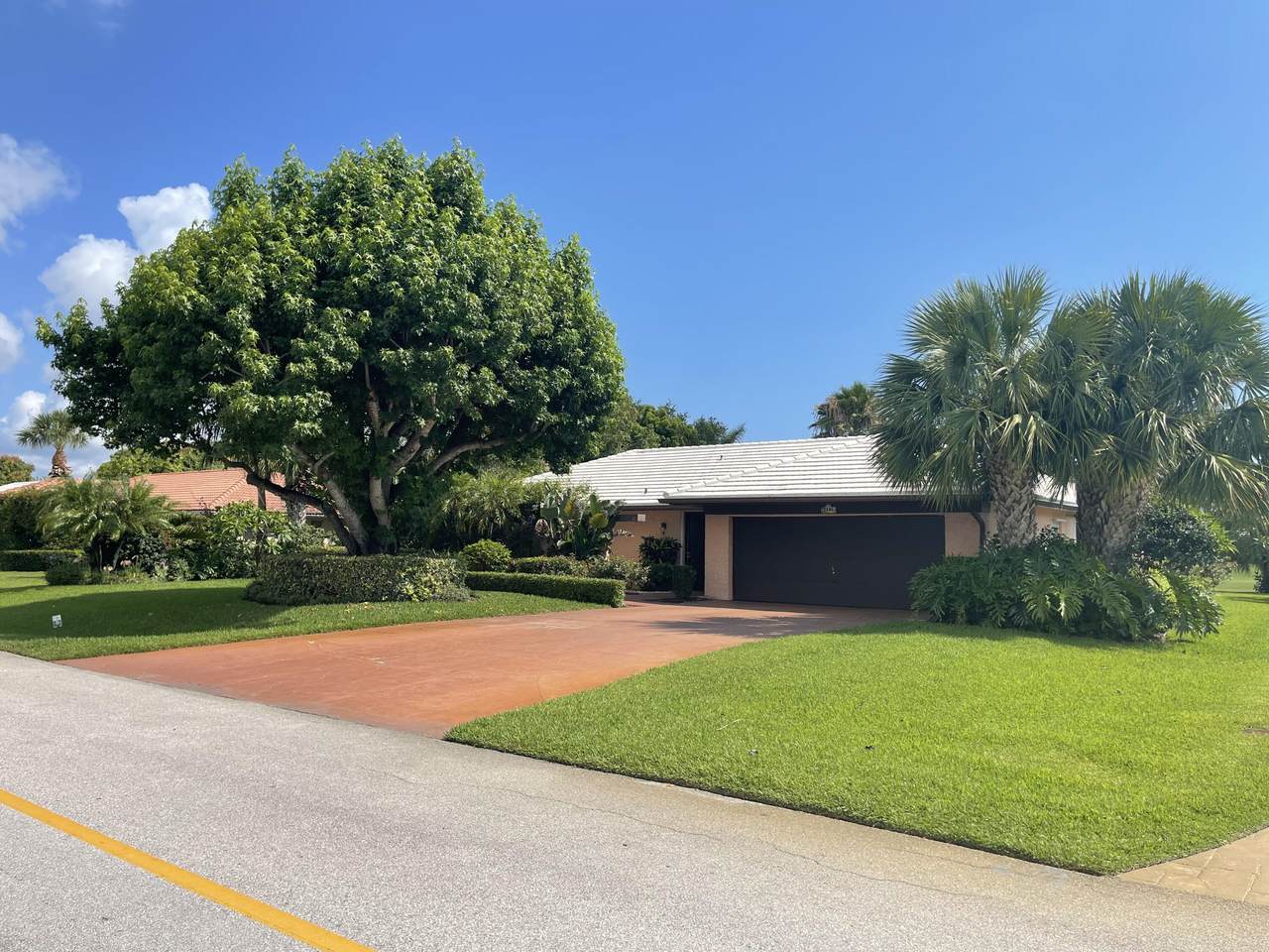 2851 Fairway - Photo 1
