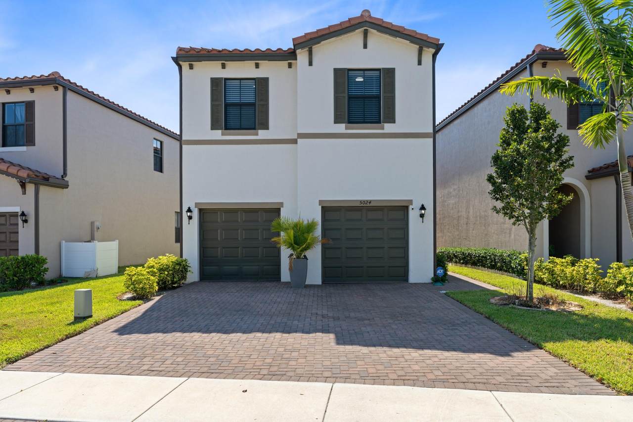 5024 Laurel Oak Drive - Photo 1