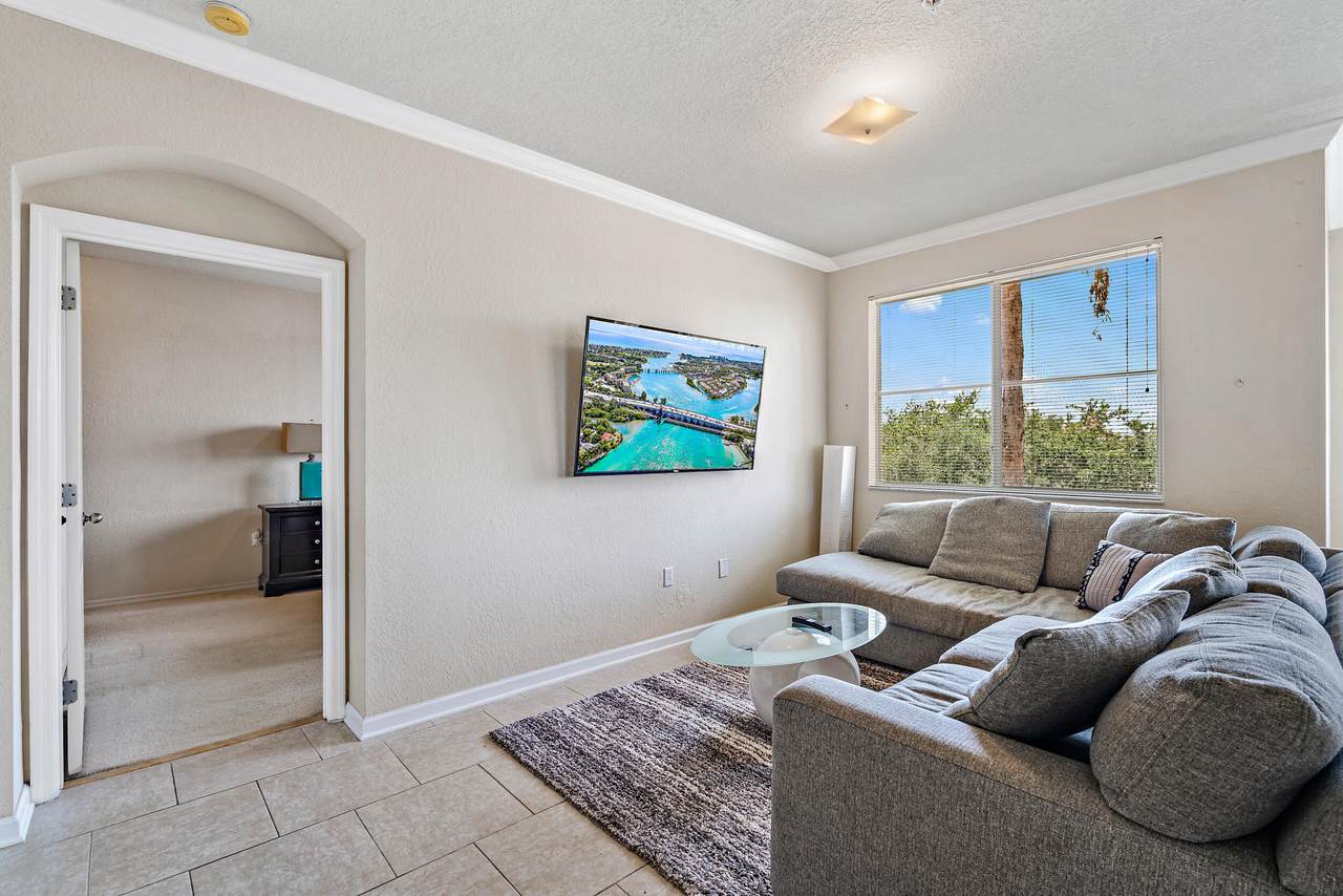 11021 Legacy Lane - Photo 1