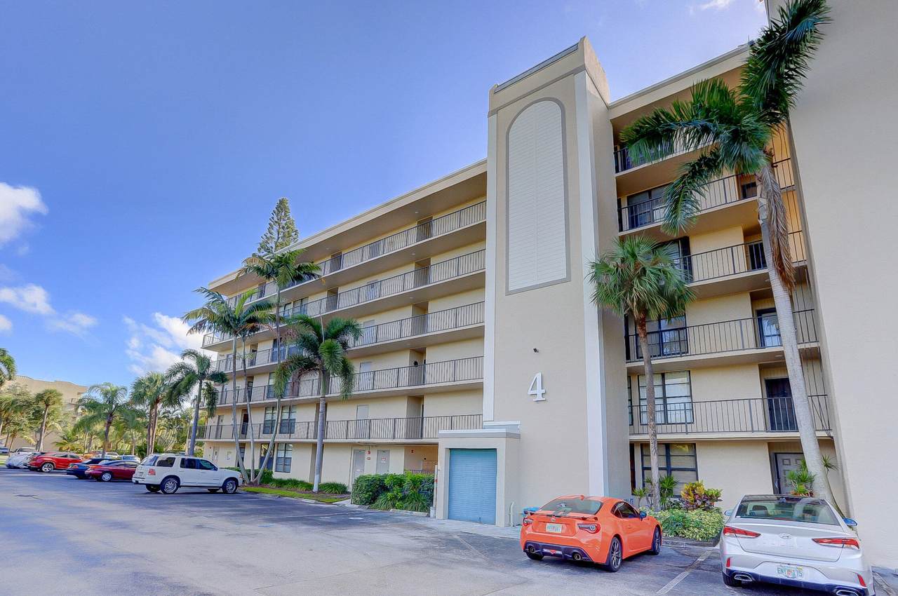 4 Royal Palm Way - Photo 1