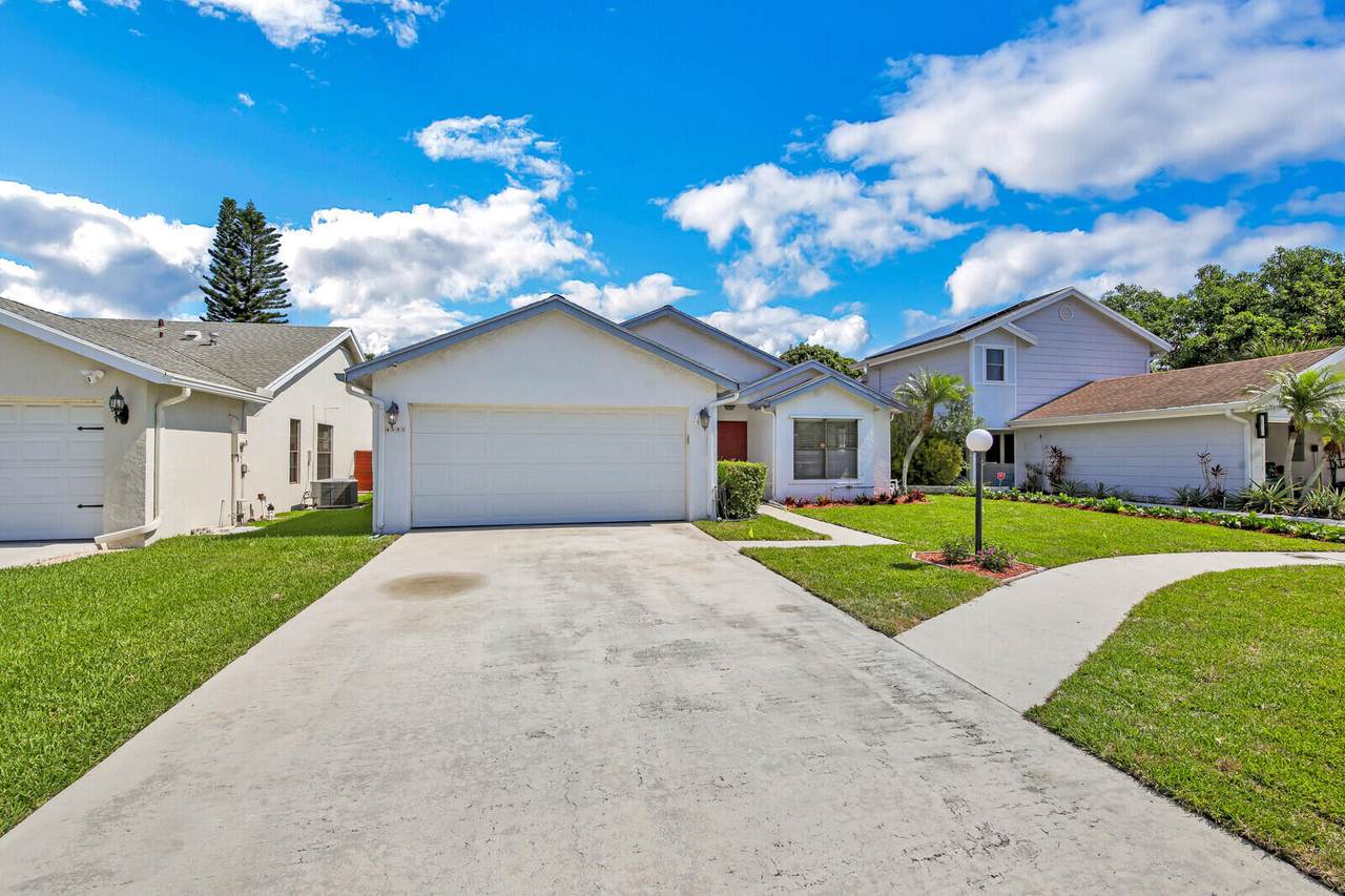 4601 Willow Pond Court - Photo 1