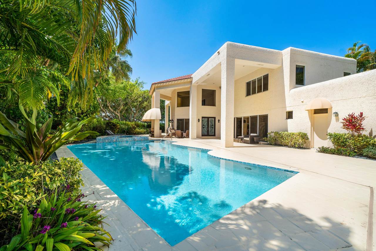 17046 Royal Cove Way - Photo 1