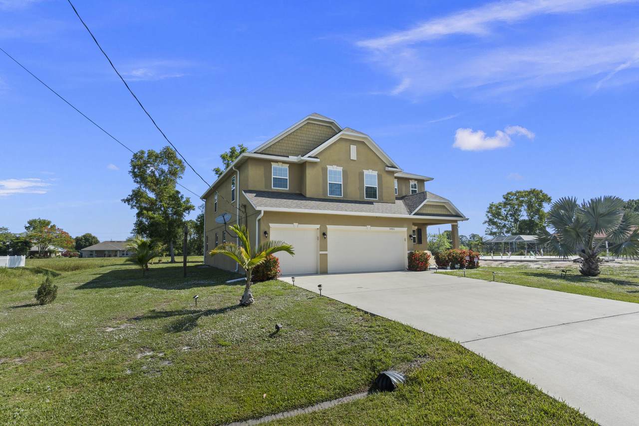 5480 Boydga Avenue - Photo 1
