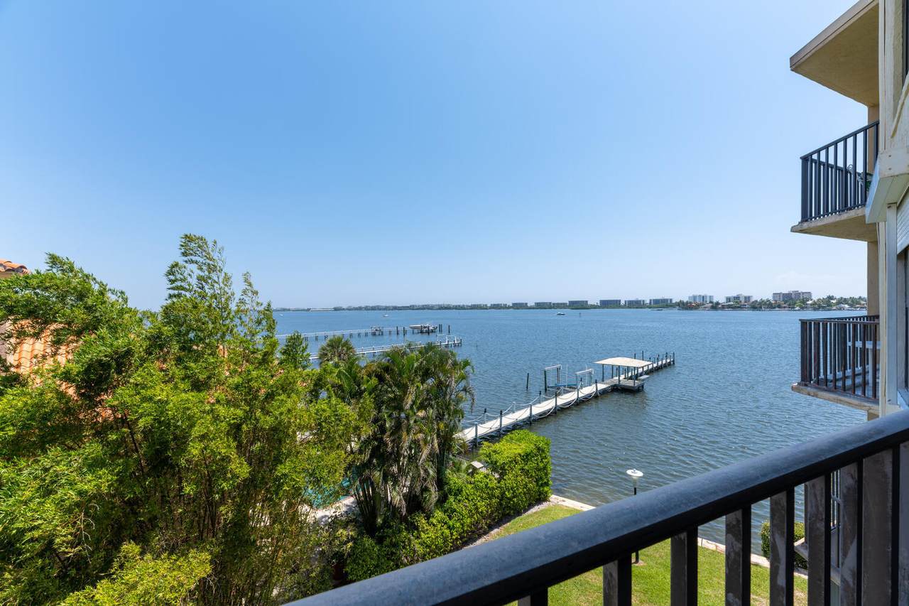 896 Federal Highway - Photo 1