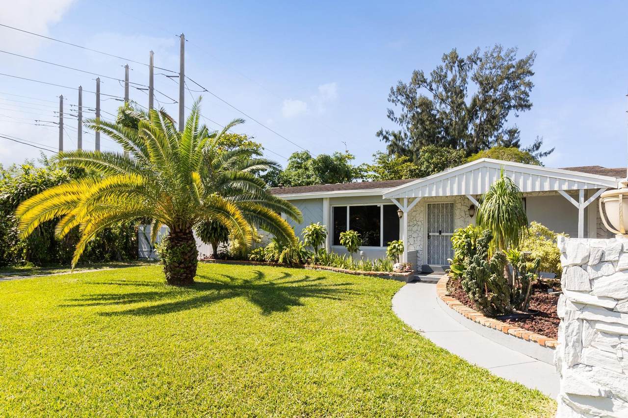 1641 52nd Av Avenue - Photo 1