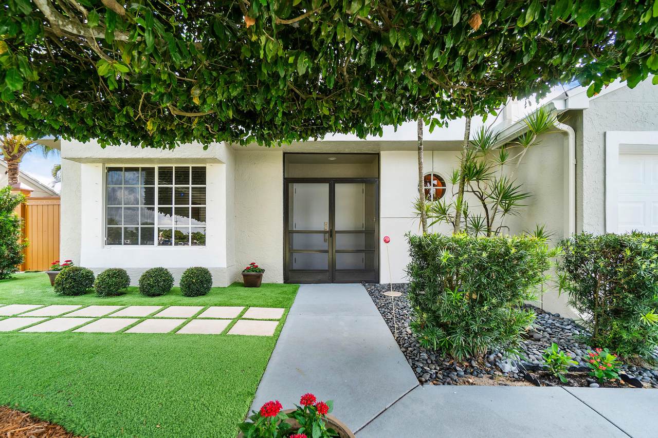 9843 Robins Nest Road - Photo 1