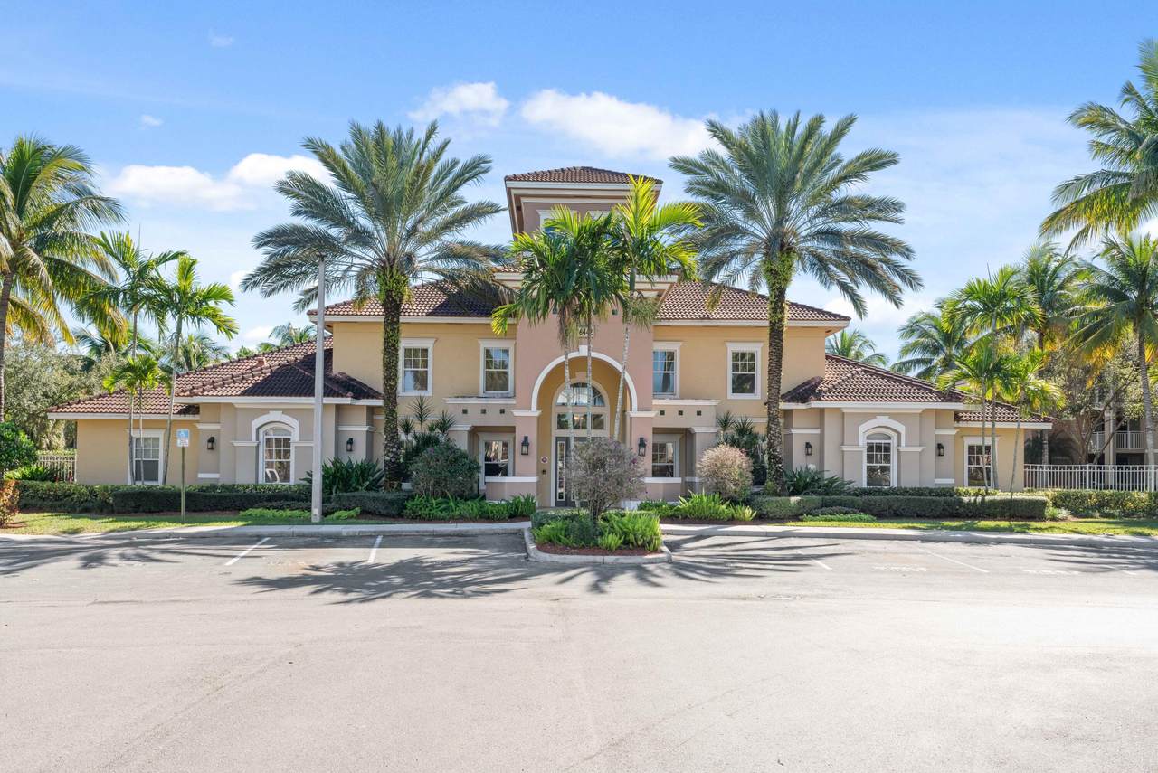 6521 Emerald Dunes Drive - Photo 1