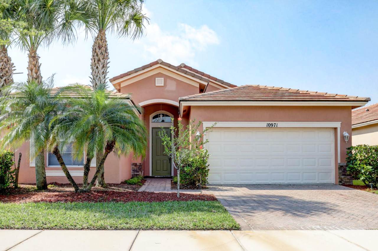 10971 Dunhill Court - Photo 1