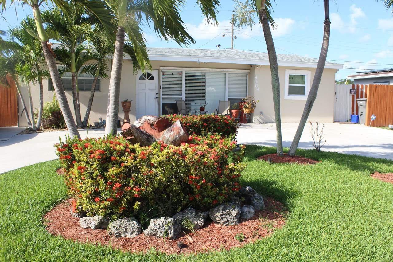 4304 Colt Lane - Photo 1