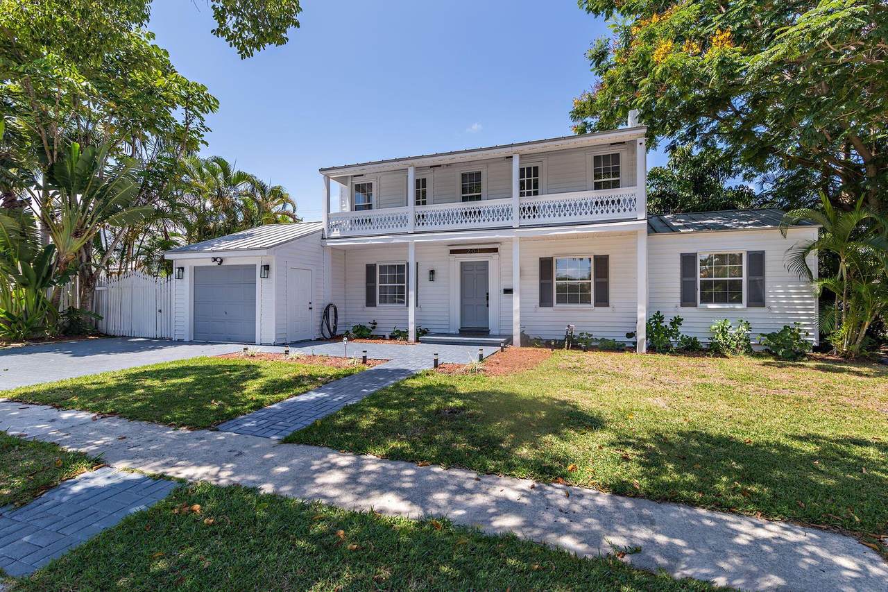 201 Nottingham Boulevard - Photo 1